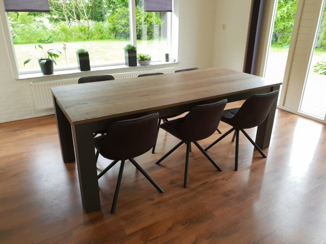 Eetkamertafel Moonlight Lamulux 220 cm