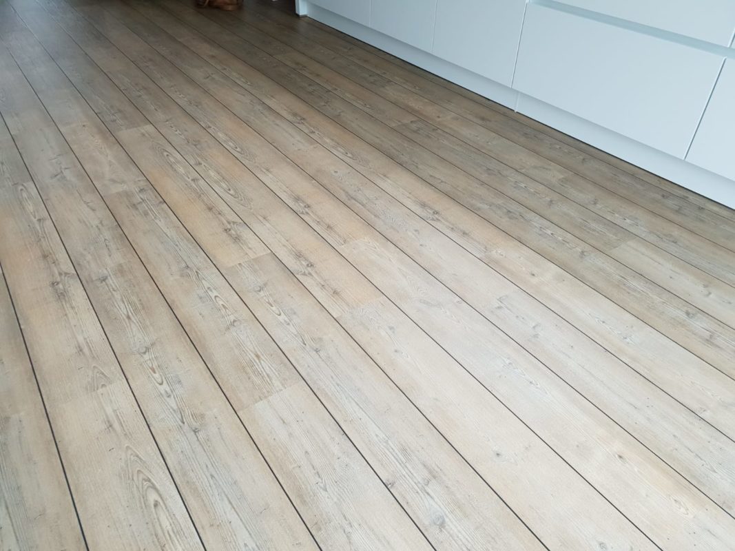 PVC vloer (Superior light pine)Met zwarte voegstrips