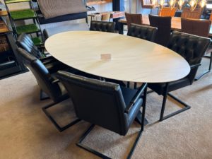 Showroom sale - Eettafel ovaal kunststof wit marmer look 220 cm