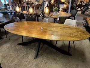 Showroom sale - Eettafel mangohout ovaal verjongd blad- 240x110 cm