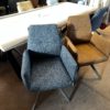 Showroom sale - 6x eetkamerstoel met armleuning en houten poten. 2 kleuren