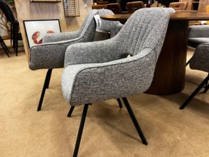 Showroom sale - 6x eetkamerstoel grijze stof met armleuning