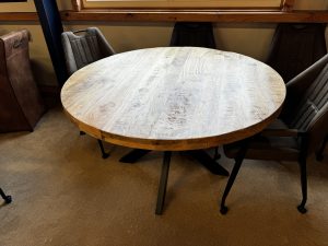 Eettafel mangohout rond dik blad metalen spider onderstel - diverse afmetingen