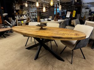 Eettafel mangohout ovaal dik blad metalen onderstel - diverse afmetingen