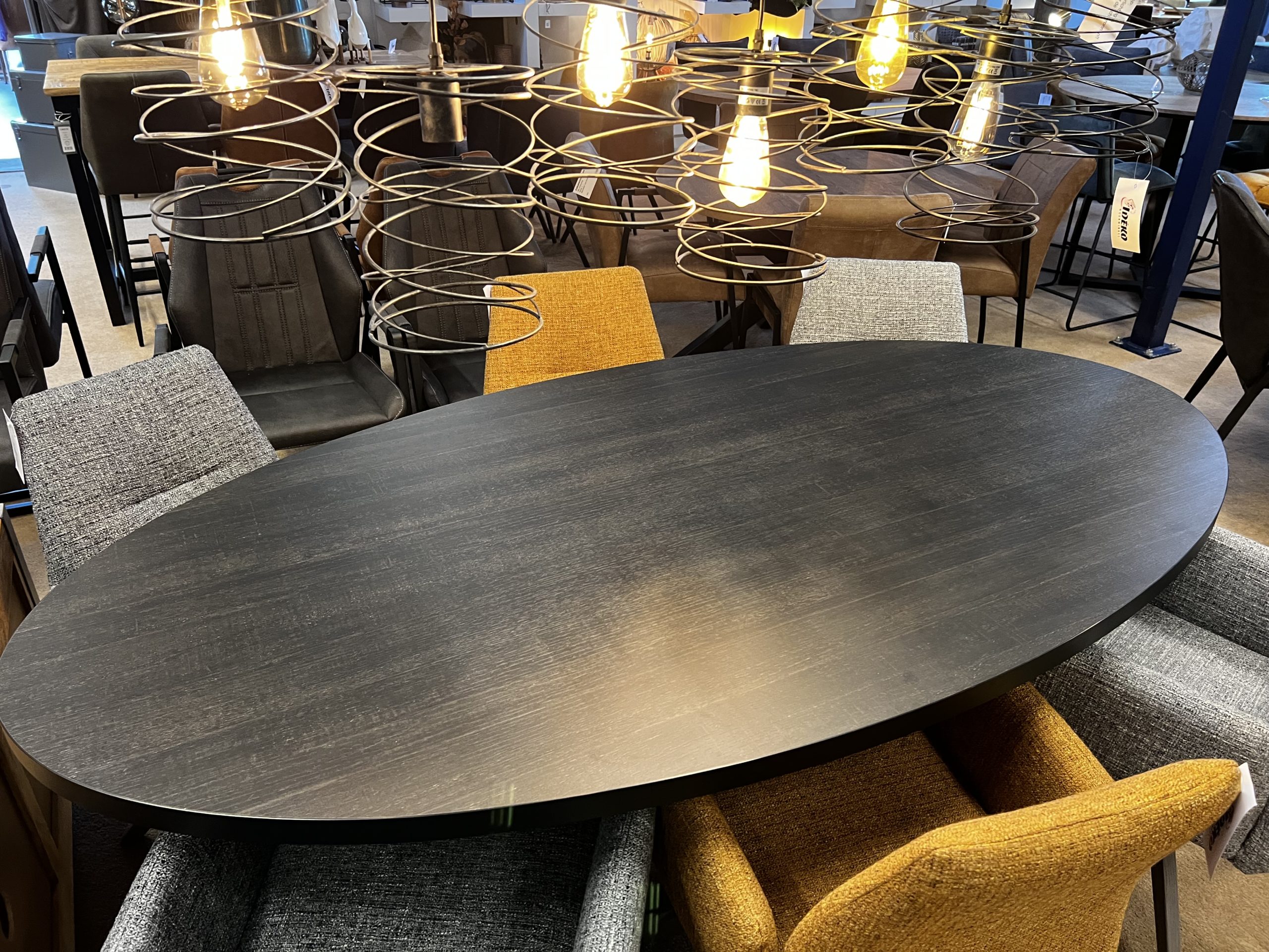 Showroom sale - Eettafel ovaal kunststof lamulux zwart 200x102 cm