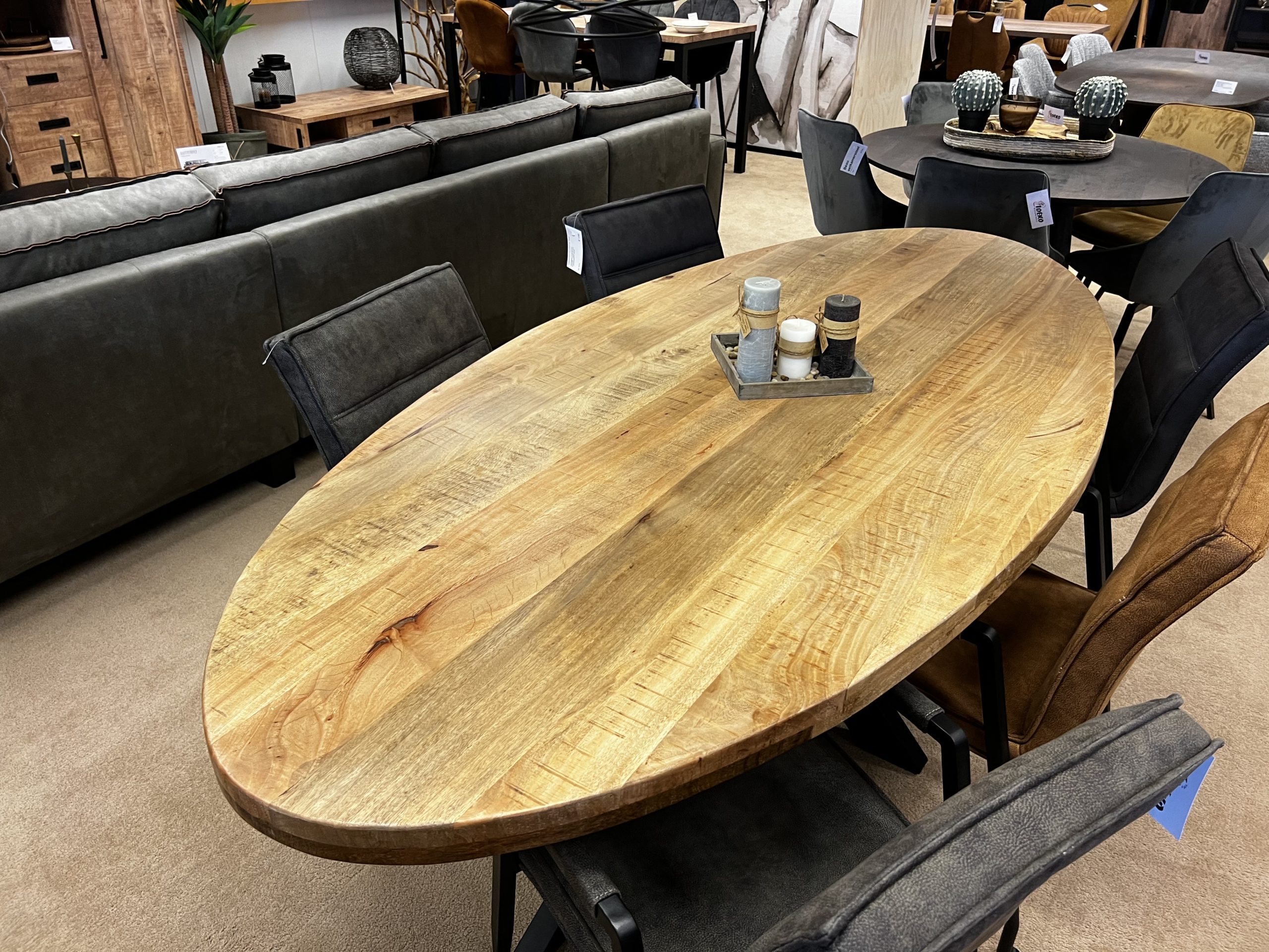Showroom sale - Eettafel ovaal mango hout 240x110 cm
